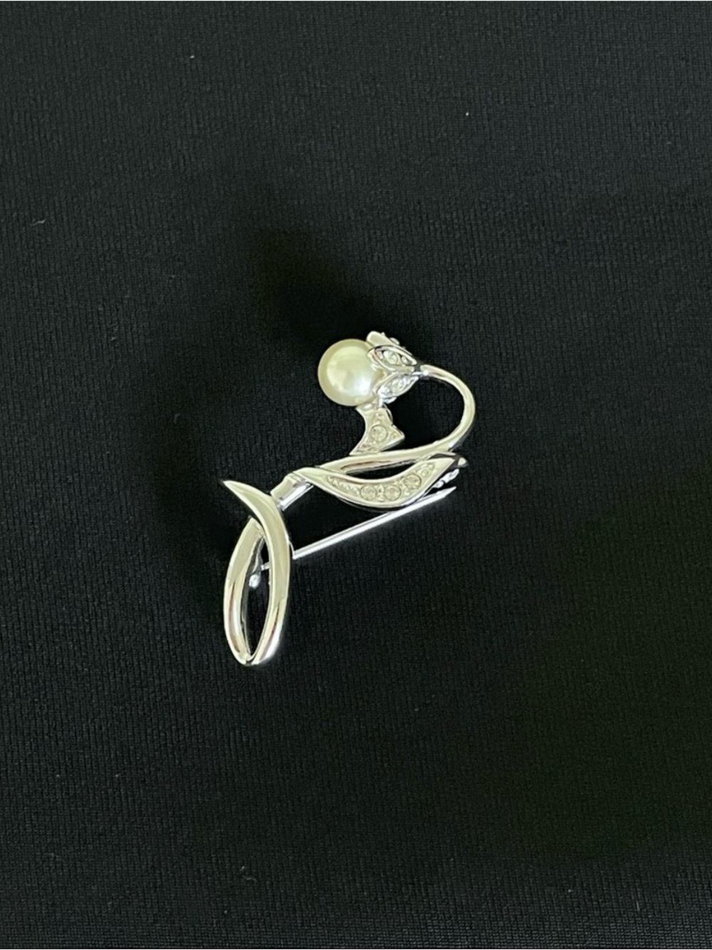 Silver-Tone Pearl Accent Women's Brooch